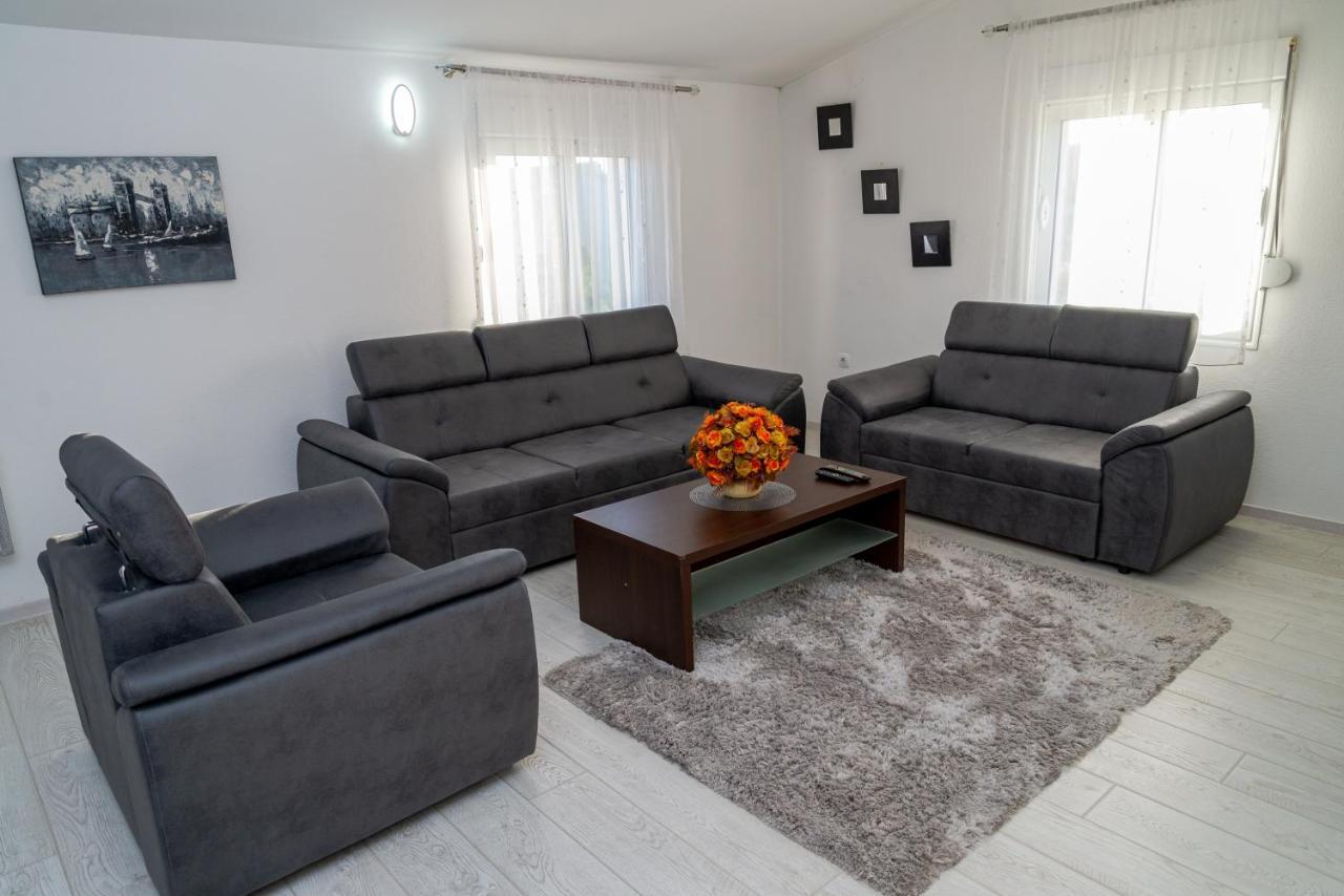 Apartman Mona 波德戈里察 外观 照片