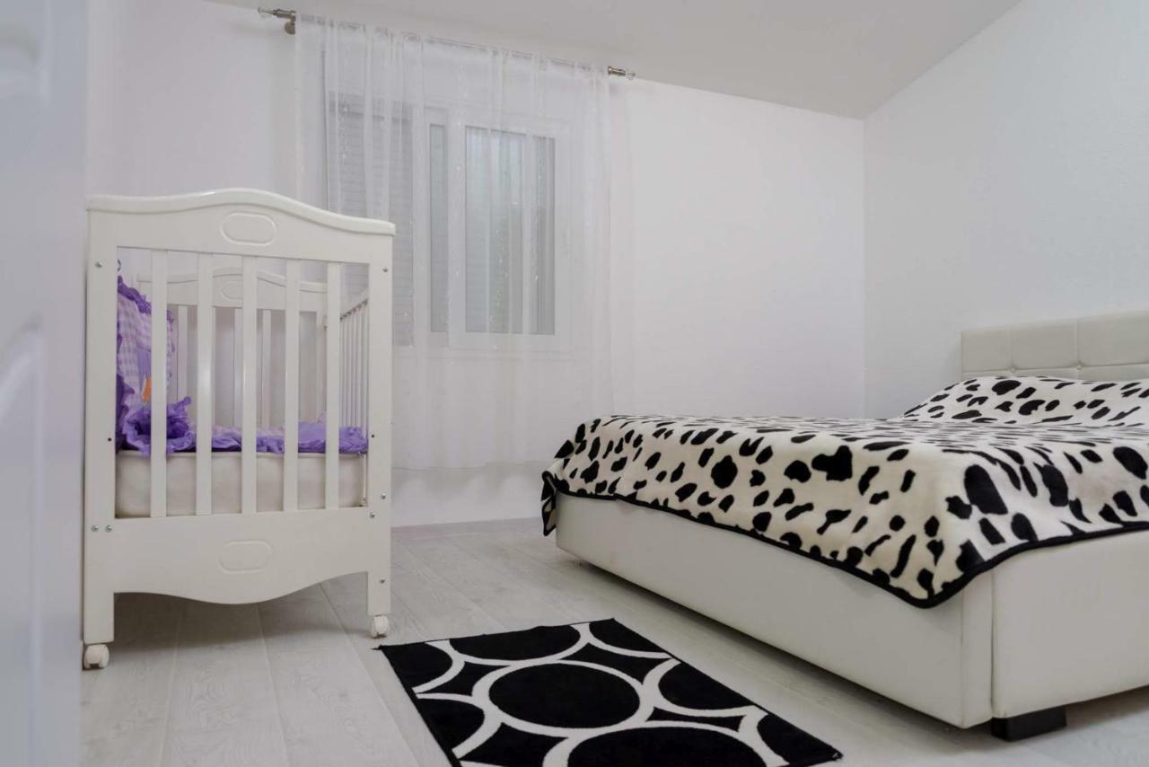 Apartman Mona 波德戈里察 外观 照片